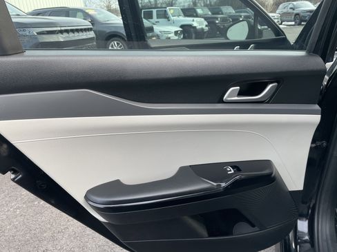 Used 2021 Kia K5 LXS image 27