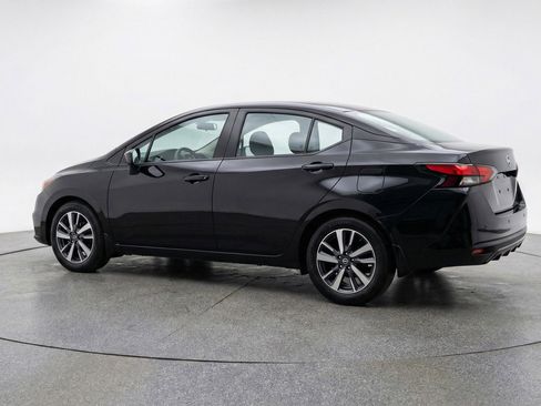 Used 2025 Nissan Versa SV image 6