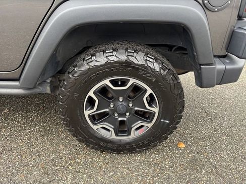 Used 2016 Jeep Wrangler Unlimited Rubicon w/ Dual Top Group image 23