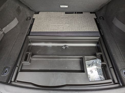 Used 2018 Maserati Levante image 47