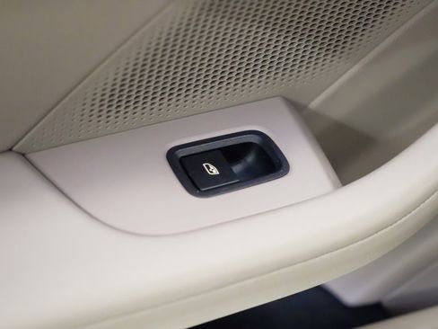 Certified 2023 Porsche Taycan image 17