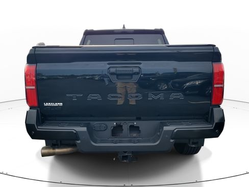 Used 2024 Toyota Tacoma TRD Sport w/ TRD Sport Upgrade Package image 4