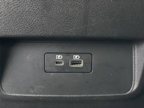 Used 2023 Nissan Frontier SV w/ Technology Package image 18