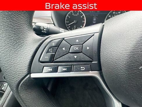 Used 2025 Nissan Altima 2.5 SV FWD image 31