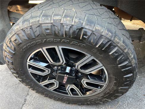 Used 2023 GMC Sierra 2500 AT4 w/ Gooseneck/5TH Wheel Package image 13