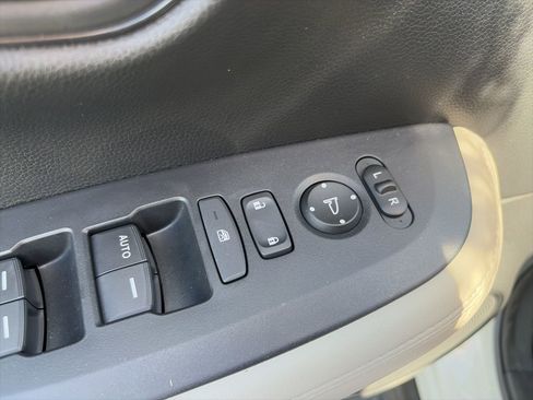 Certified 2024 Honda HR-V LX image 13