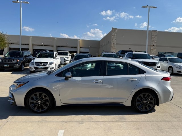 Used 2026 Toyota Corolla SE FWD image 4