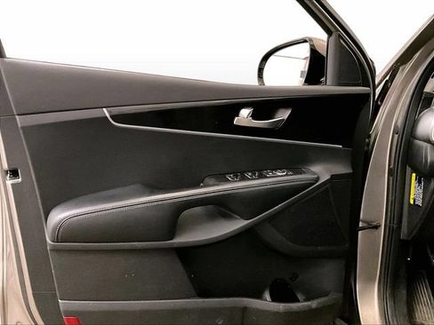 Used 2017 Kia Sorento AWD image 23