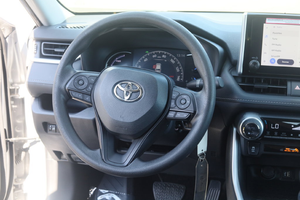 Used 2024 Toyota RAV4 LE AWD/4WD image 10