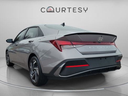 Certified 2025 Hyundai Elantra Sport image 3