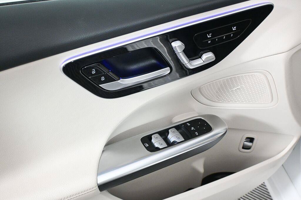 Certified 2024 Mercedes-Benz C 300 Sedan image 4
