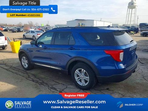 Used 2022 Ford Explorer XLT w/ Class IV Trailer Tow Package image 3