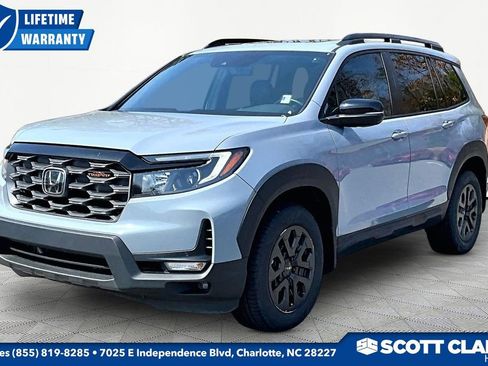 Used 2022 Honda Passport TrailSport image 3