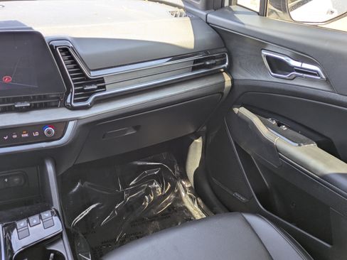 Certified 2025 Kia Sportage X-Pro AWD/4WD image 18