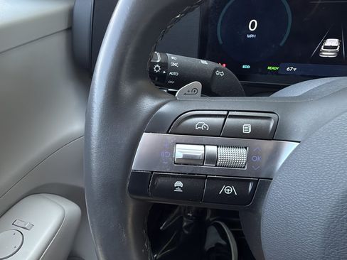 Used 2025 Hyundai Kona SEL FWD image 27