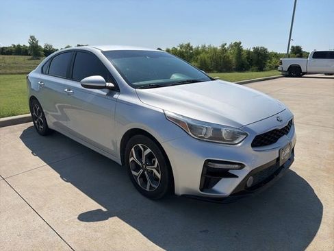 Used 2019 Kia Forte LXS FWD image 1