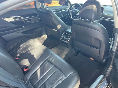 Used 2017 BMW 740i image 13