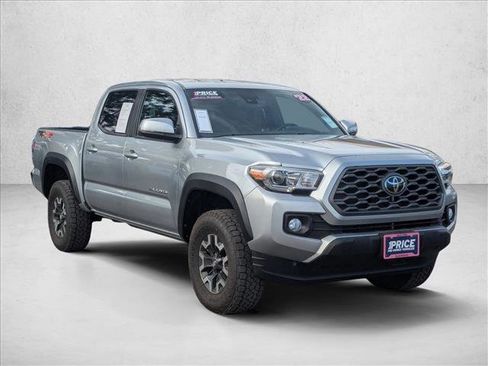 Used 2022 Toyota Tacoma TRD Off-Road image 3