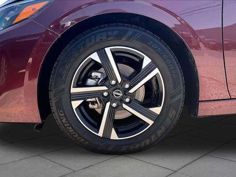 Used 2025 Nissan Sentra SV FWD image 9
