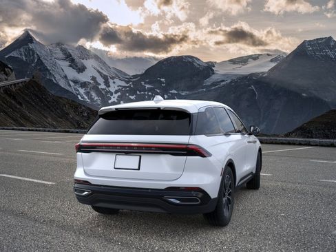 New 2026 Lincoln Nautilus Premier w/ Equipment Group 102A AWD/4WD image 8