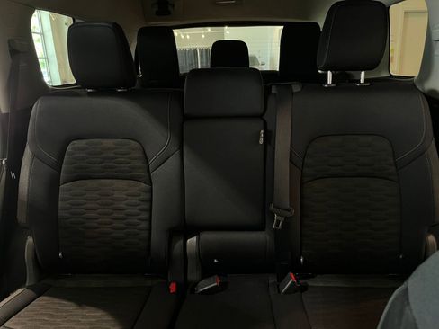 Used 2025 Nissan Pathfinder SV AWD/4WD image 40