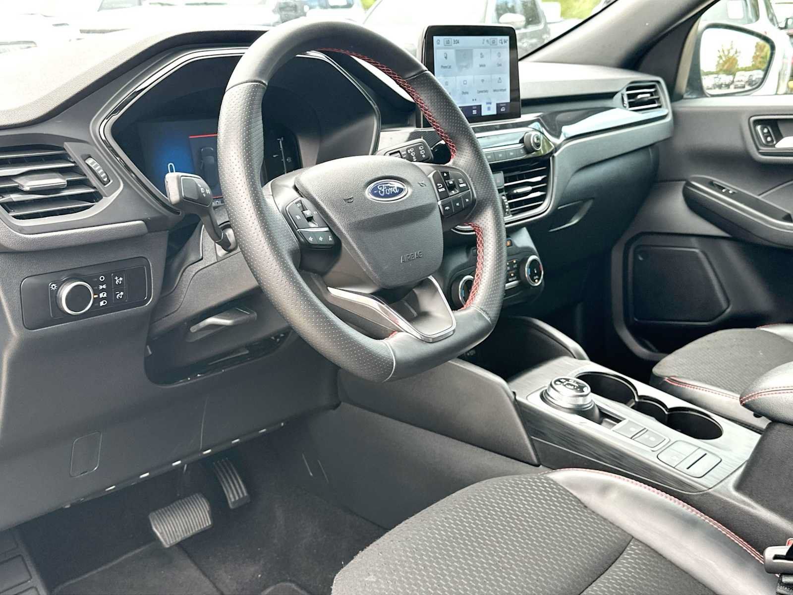 Used 2025 Ford Escape ST-Line AWD/4WD image 18