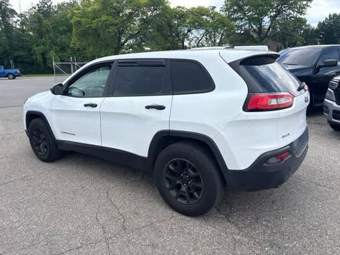 Used 2015 Jeep Cherokee Sport AWD/4WD image 6