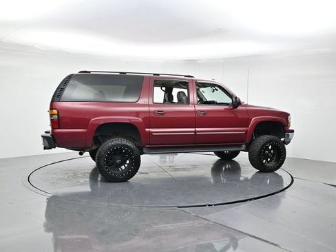 Used 2004 Chevrolet Suburban LT w/ Preferred Equipment Group RWD image 2