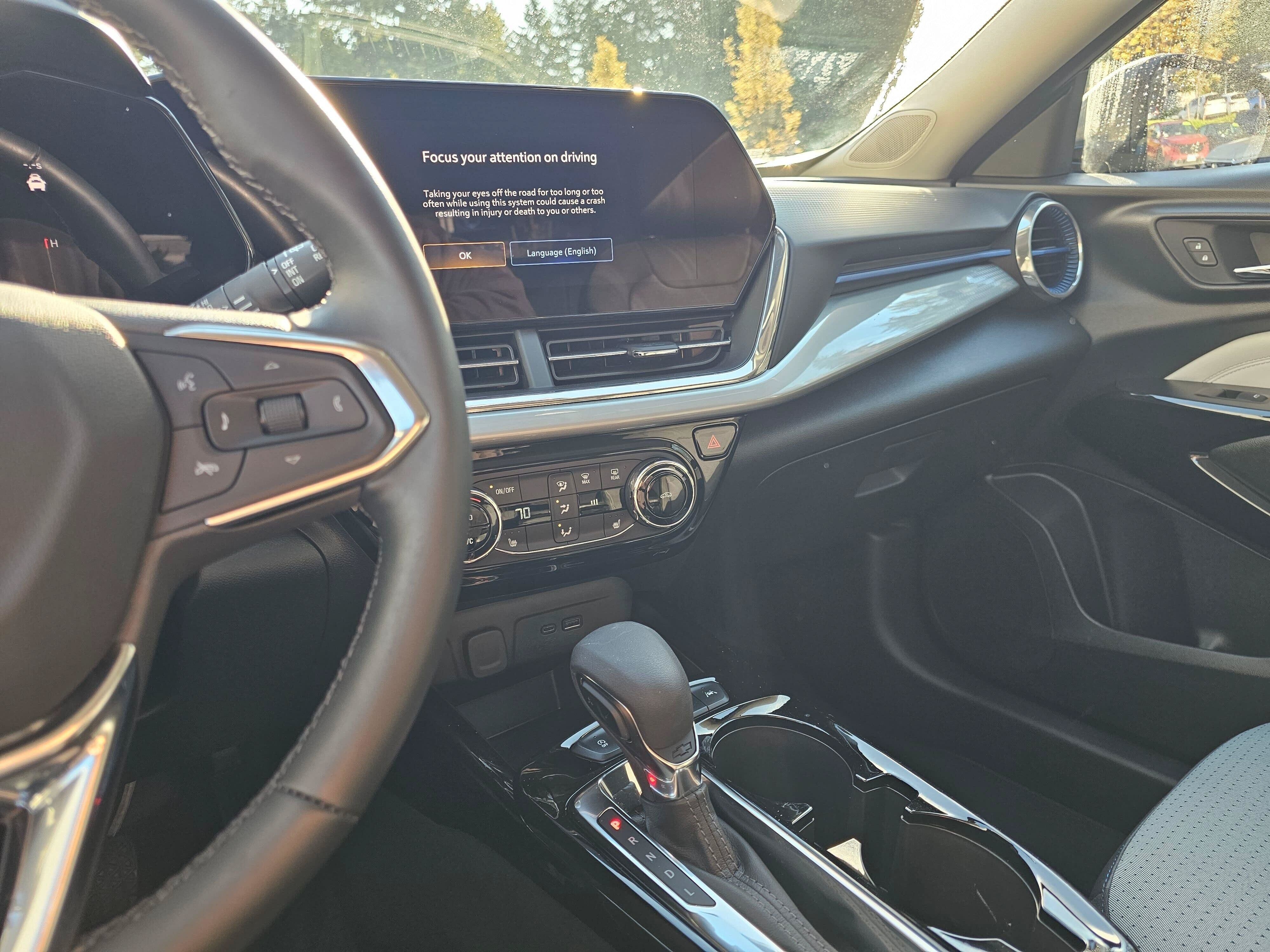 Used 2025 Chevrolet Trax LT w/ LT Convenience Package FWD image 31