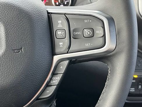 Used 2025 RAM 2500 Big Horn AWD/4WD image 18