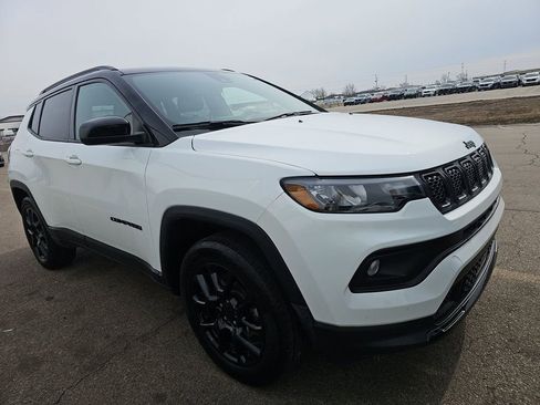 Used 2023 Jeep Compass Altitude w/ Sun and Sound Group image 1