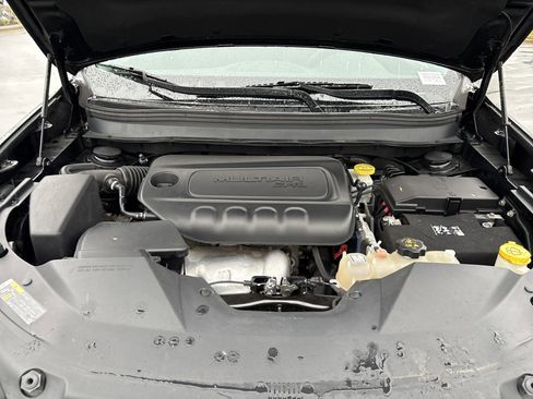 Used 2019 Jeep Cherokee Latitude w/ Popular Appearance Group image 35