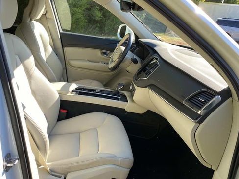 Used 2020 Volvo XC90 T6 Momentum AWD/4WD image 38