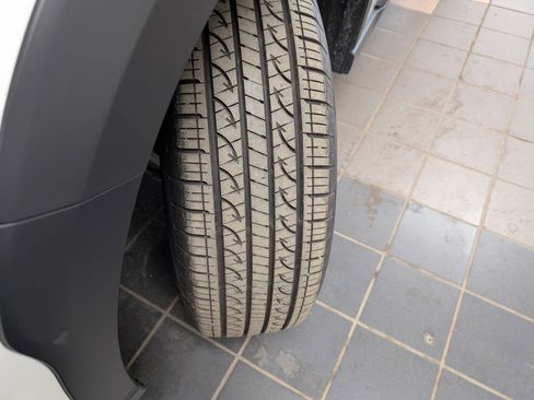 Used 2025 Subaru Outback Premium image 32