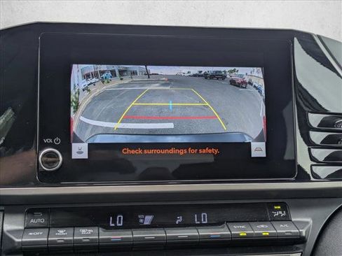 Used 2025 Toyota Camry LE image 18