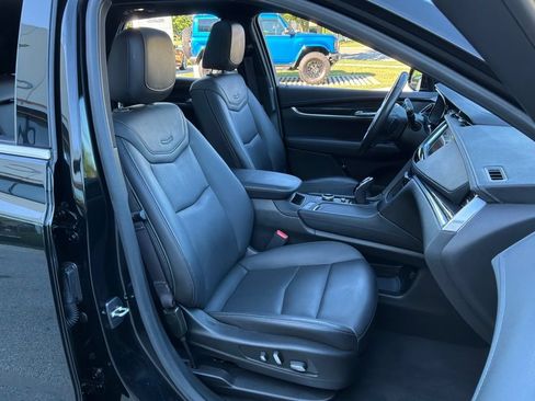 Used 2023 Cadillac XT5 Premium Luxury w/ Technology Package AWD/4WD image 31