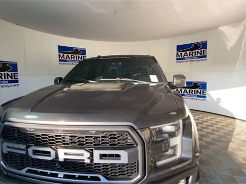 Used 2018 Ford F150 Raptor w/ Equipment Group 802A Luxury image 5