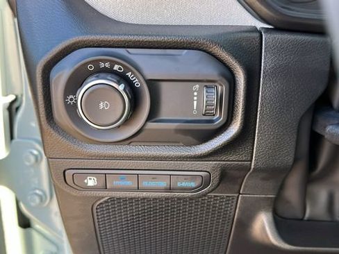 Used 2024 Jeep Wrangler Unlimited AWD/4WD image 13
