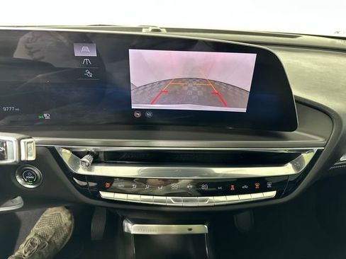 Used 2024 Cadillac Lyriq Tech image 22