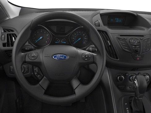 Used 2016 Ford Escape SE w/ Equipment Group 201A FWD image 2