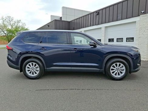 Certified 2024 Toyota Grand Highlander AWD image 7