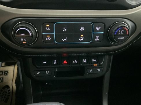 Used 2021 GMC Canyon Denali image 30