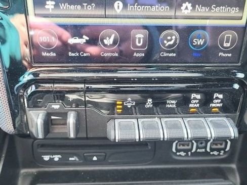 Used 2019 RAM 1500 Limited AWD/4WD image 16