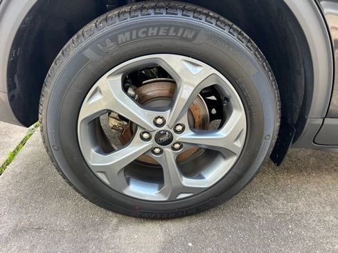 Used 2025 Ford Escape ST-Line Select AWD/4WD image 9
