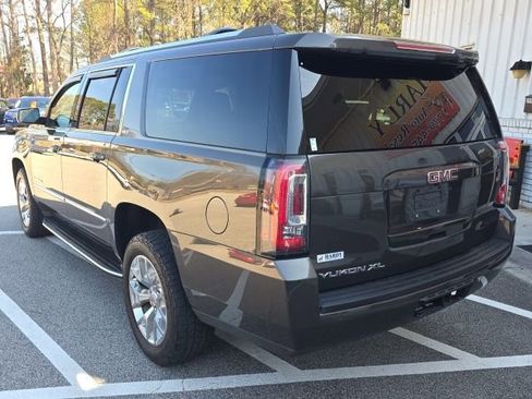 Used 2020 GMC Yukon XL SLT w/ Open Road Package image 3