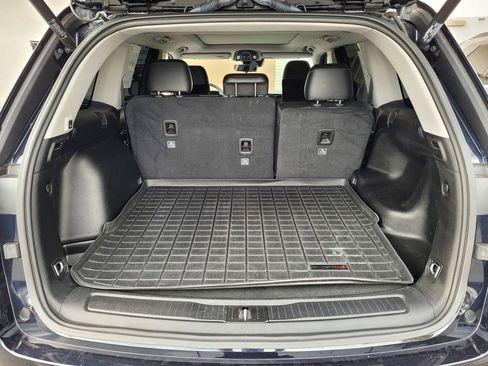 Used 2024 Jeep Grand Cherokee Limited w/ Luxury Tech Group II image 24