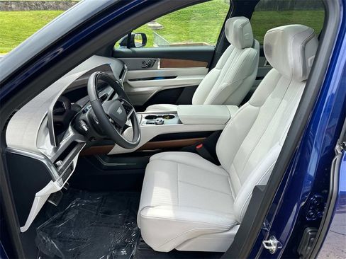 New 2026 Cadillac Vistiq Sport image 14