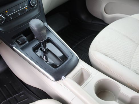 Used 2017 Nissan Sentra S FWD image 34