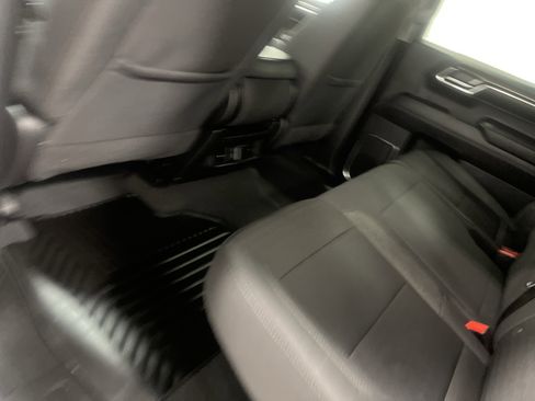 Used 2024 GMC Sierra 1500 SLE image 17