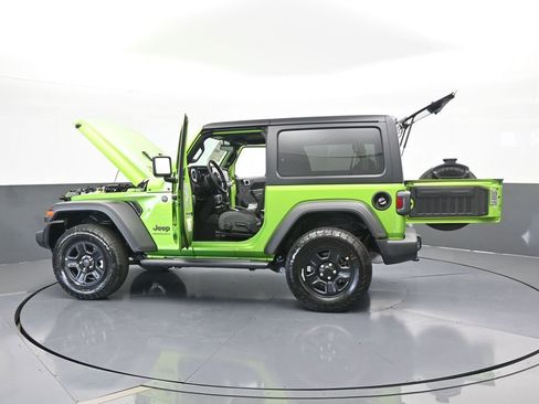 Used 2025 Jeep Wrangler Sport image 63